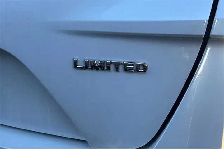 $21941 : Toyota Prius Prime 2022 Limi image 6