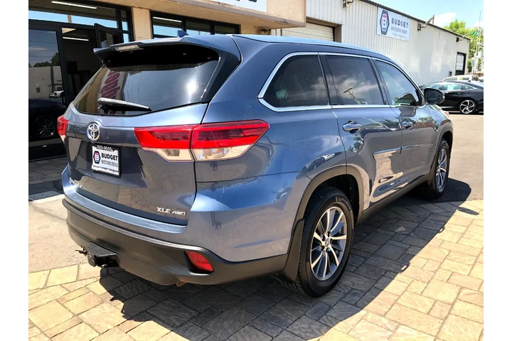 $22990 : 2019 Highlander XLE AWD V6 image 2