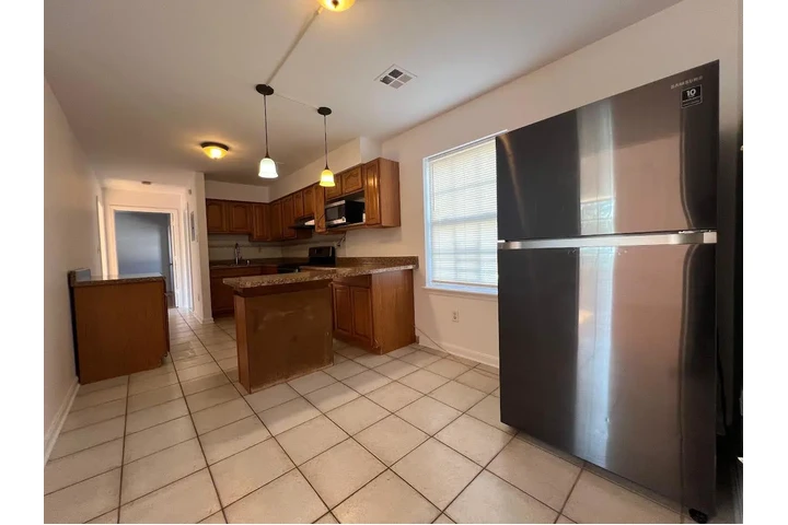 $2500 : COMODO APARTAMENTO image 7