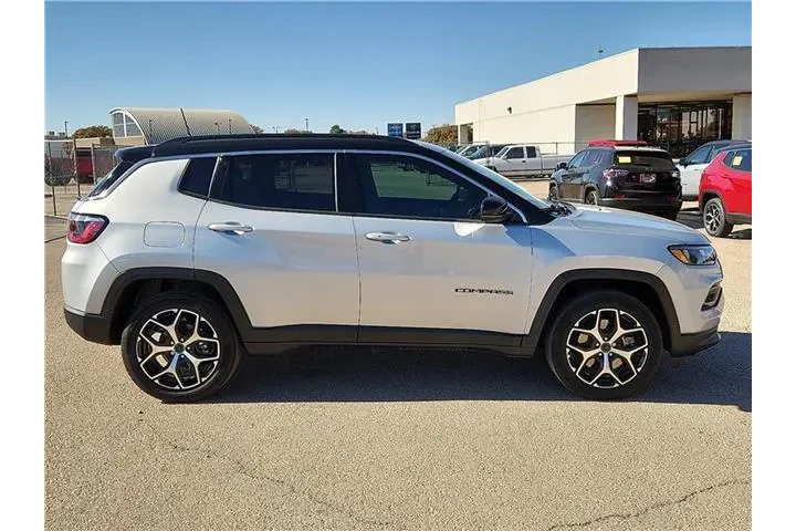 $29995 : Jeep Compass 2025 4x4 Limite image 5