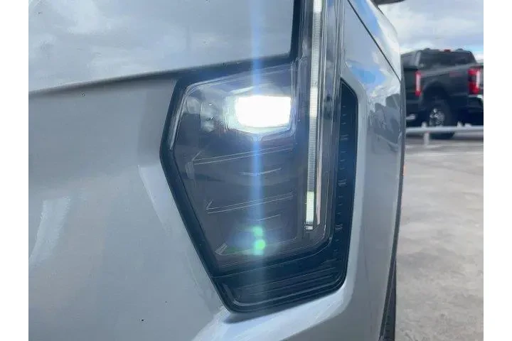 $33499 : Cadillac XT4 2025 Premium Lu image 8