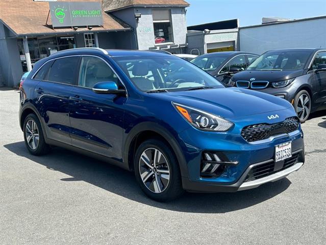 $23900 : Used 2022 Niro PHEV EX for sa image 3