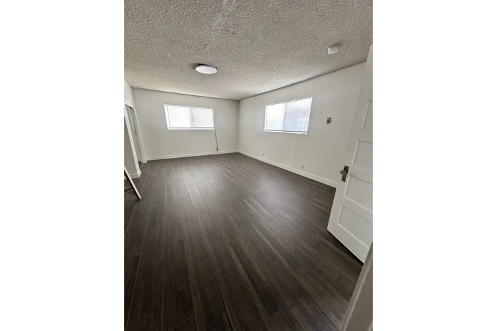 $2500 : Newly remodeled 2 Bedroom image 6