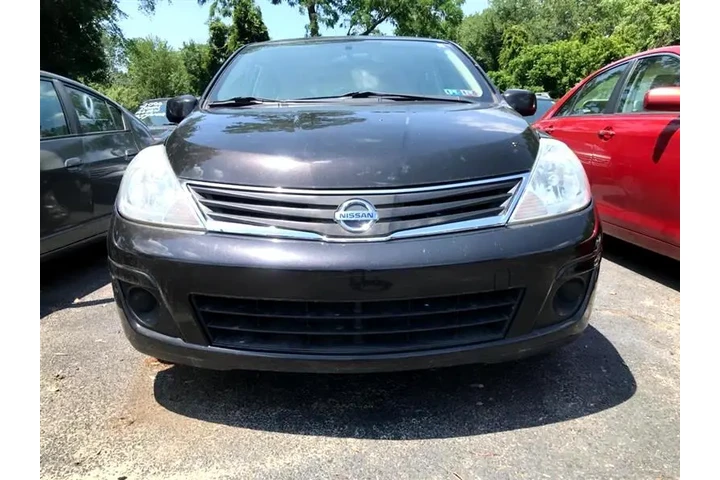 $5299 : 2011 Versa image 5