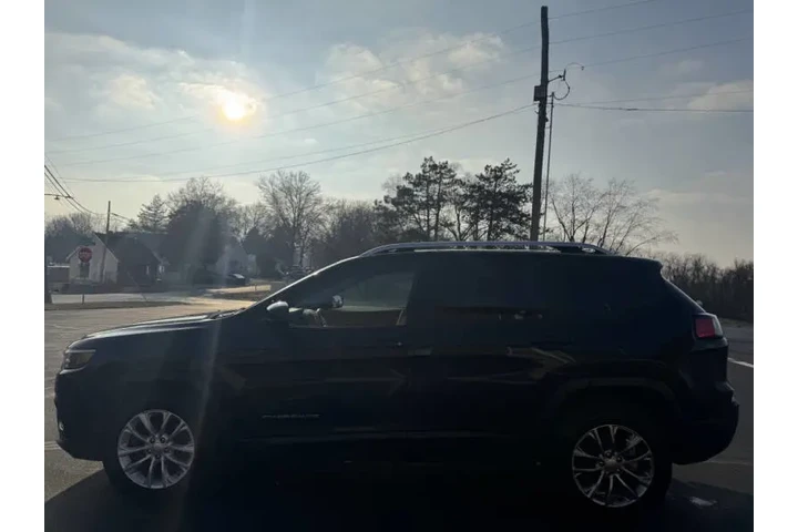 $8999 : 2020 Cherokee Latitude image 8