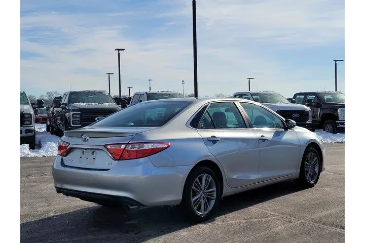 $13598 : Toyota Camry 2017 SE 4dr Sed image 3