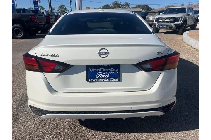 $19995 : Nissan Altima 2023 2.5 SV 4d image 6