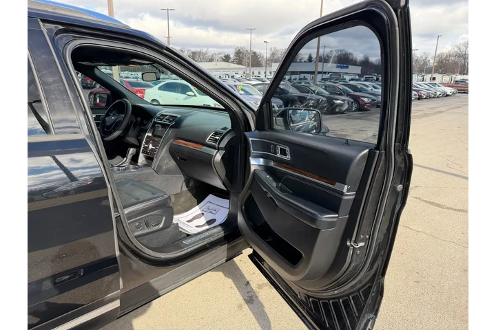 $11980 : 2017 Explorer Limited 4WD image 8