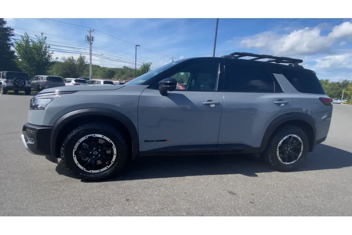 $36928 : Nissan Pathfinder 2024 AWD S image 7