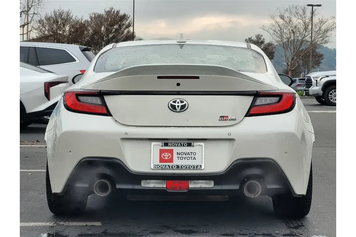 $32299 : Gold Certified2023 GR86 Premi image 7