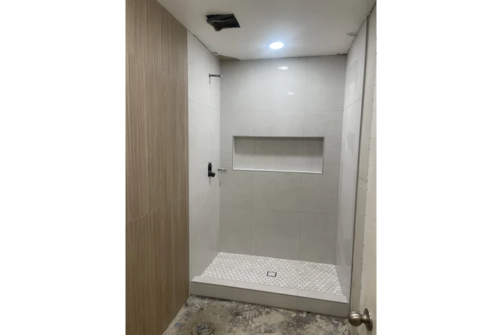 Máster Tile and flooring image 8