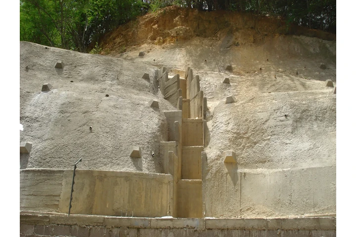 Pantallas en Concreto  Caracas image 5