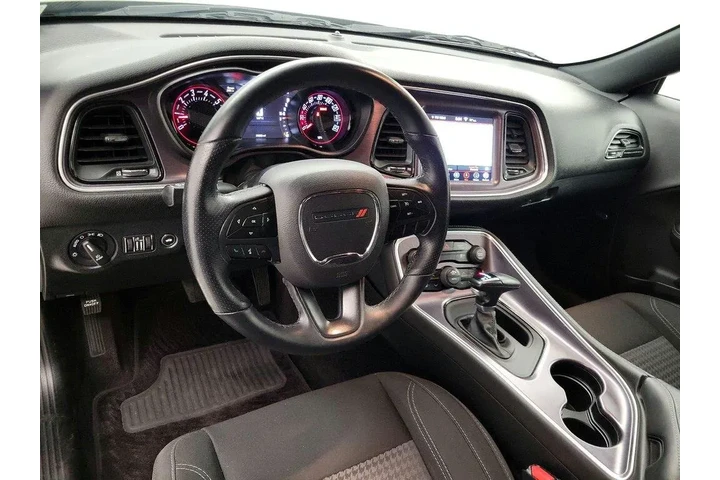 $22998 : Dodge Challenger 2018 SXT 2d image 9