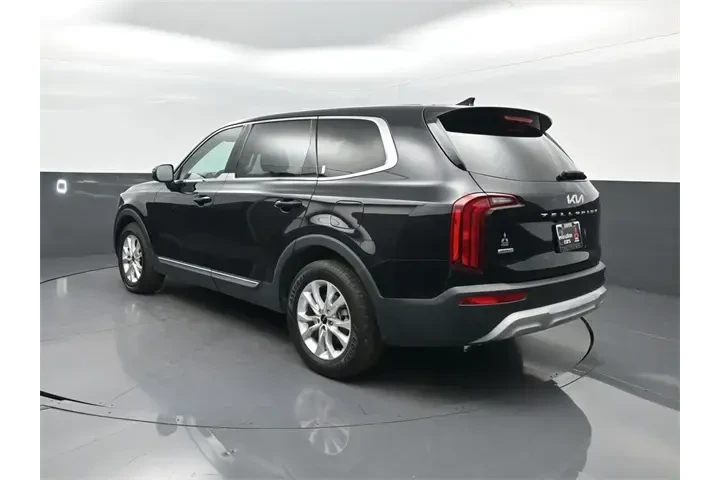 $23488 : Kia Telluride 2022 AWD LX 4d image 3