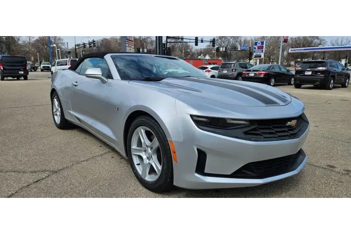 $16990 : 2019 Camaro LT image 4