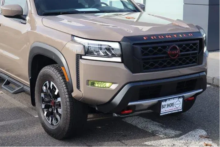 $35298 : Nissan Frontier 2024 4x4 PRO image 5