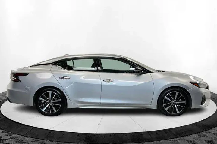 $27995 : Nissan Maxima 2023 3.5 SV 4d image 6