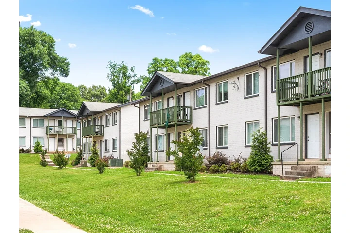 $1002 : 2bd 1 ba image 2