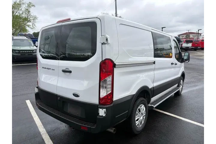 $33495 : Ford Transit 2024 250 3dr LW image 3