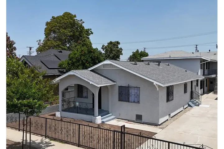 $2290 : Home Freshly Updated image 1
