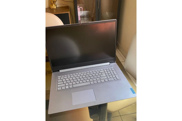 $250 : Lenovo 17" image 1