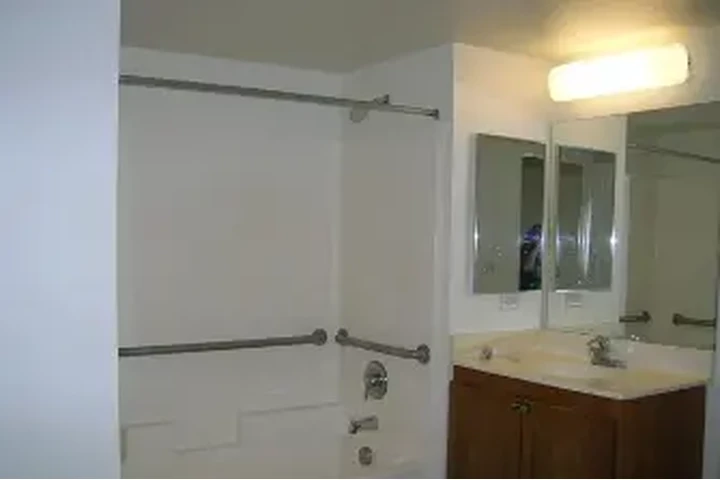 $1400 : 55+ Senior Low Income $1,400 image 6