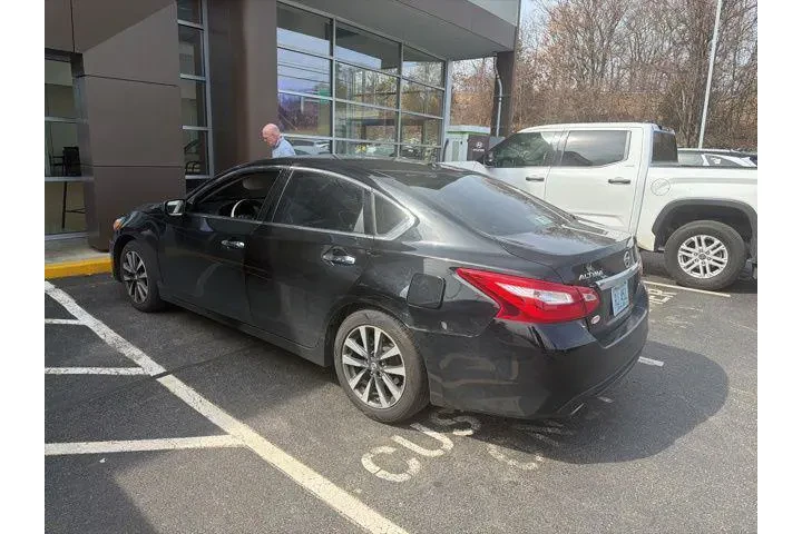 $10999 : Nissan Altima 2017 2.5 SV 4d image 2