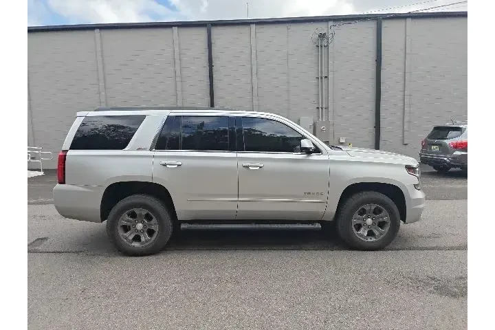 $26990 : Chevrolet Tahoe 2018 4x4 LT image 2