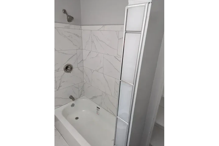 $1500 : South-Gate 3 - 1 Bath image 8