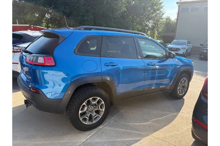 $15950 : 2020 Cherokee Trailhawk image 5