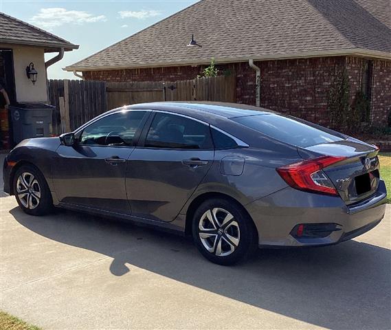 $8700 : 2016 Honda civic LX image 5