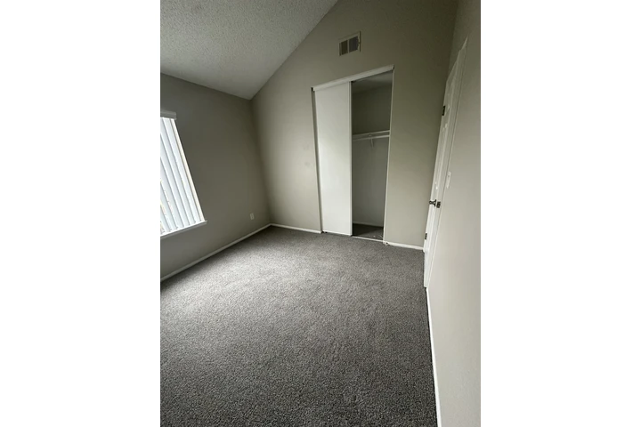 $1000 : CUARTO EN SOUTH WHITTIER image 3
