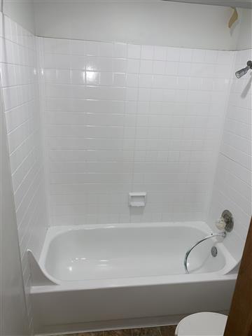 Professional bathtub refinish image 1