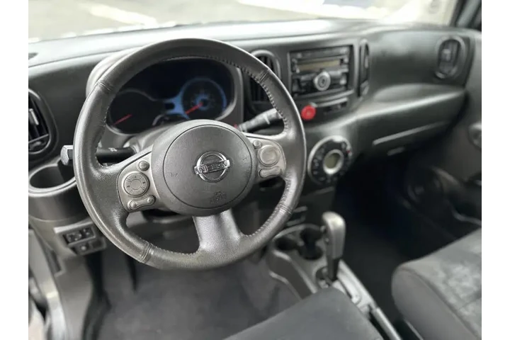 $4995 : 2011 cube 1.8 S image 10