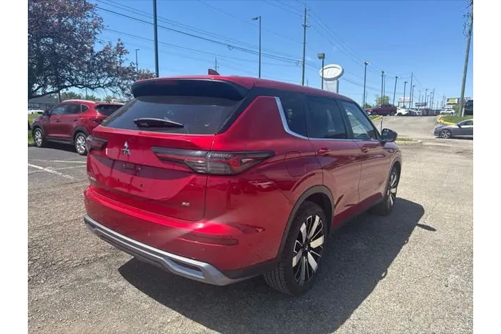 $25477 : Mitsubishi Outlander 2025 SE image 5