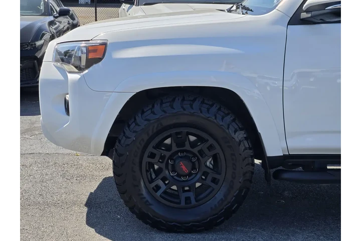 $37994 : Toyota 4Runner 2023 4x2 SR5 image 5