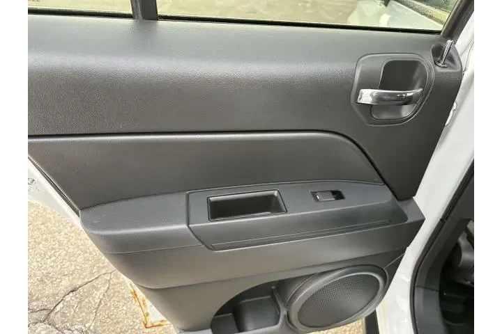 Jeep Patriot 2014 Latitude 4 image 10