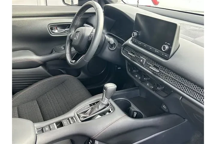 $25658 : Honda HR-V 2024 AWD Sport 4d image 5