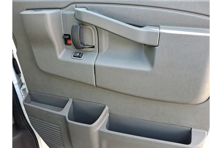 $25994 : Chevrolet Express 2023 2500 image 10