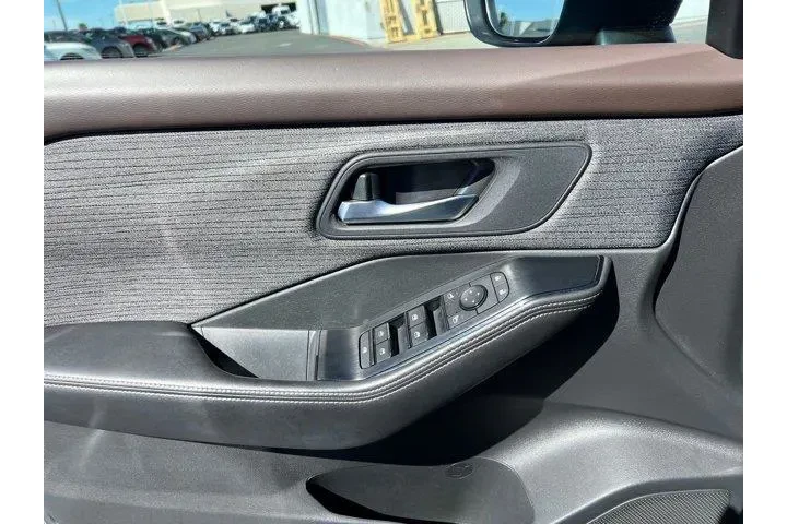 $15997 : Nissan Rogue 2021 SV 4dr Cro image 9