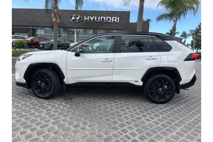 $31995 : Toyota RAV4 Hybrid 2022 AWD image 8