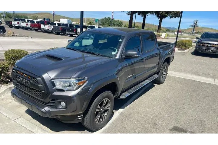 $34950 : Toyota Tacoma 2017 4x4 TRD P image 1
