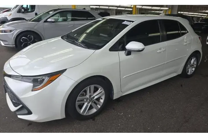 $16900 : Toyota Corolla Hatchback 201 image 1