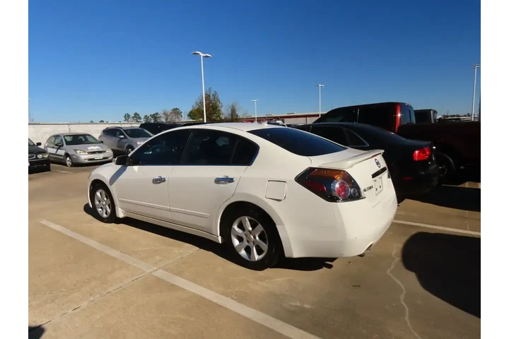 $6999 : Nissan Altima 2008 3.5 SL 4d image 10
