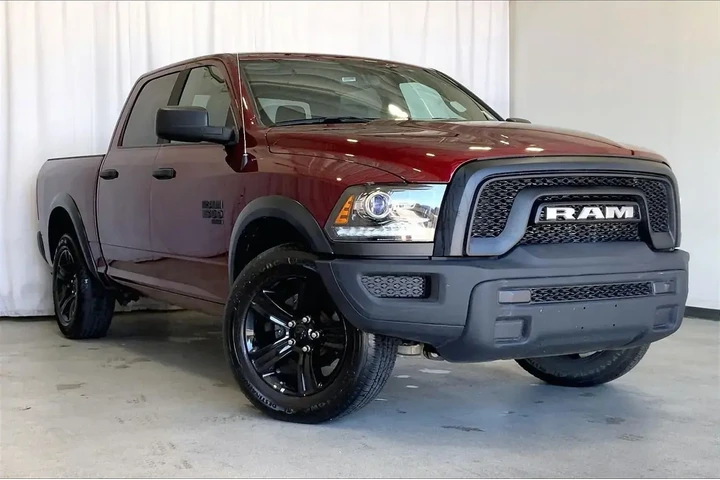 $30293 : Ram 1500 Classic 2024 4x4 SL image 1