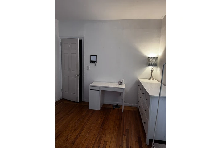 $275 : CUARTO PARA DAMA ♀ BUENA ZONA image 1
