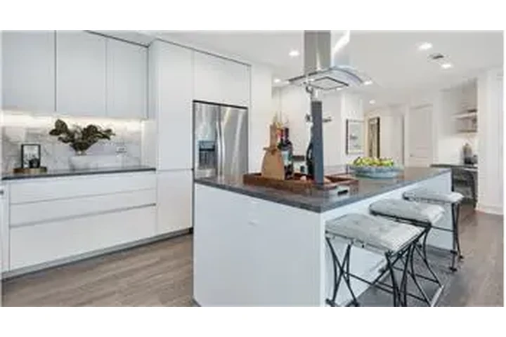 $13550 : Rental property with 3 bedro image 5