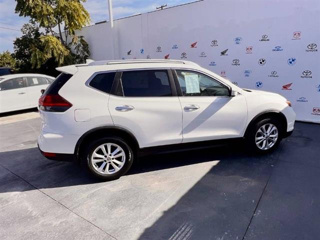 $13995 : Used 2018 Rogue FWD SV for sa image 2