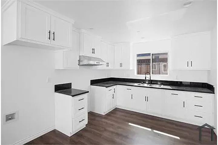 $1850 : ASAP MOVE IN@ Westmont ca ### image 3