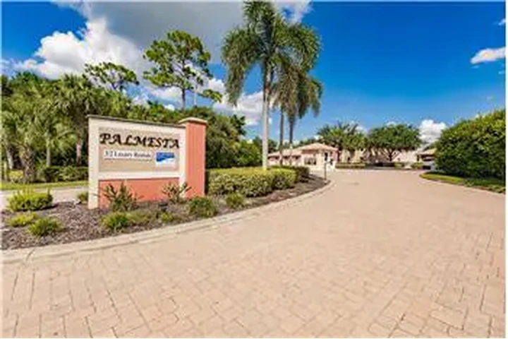 $2400 : Rental property with 3 bedro image 1